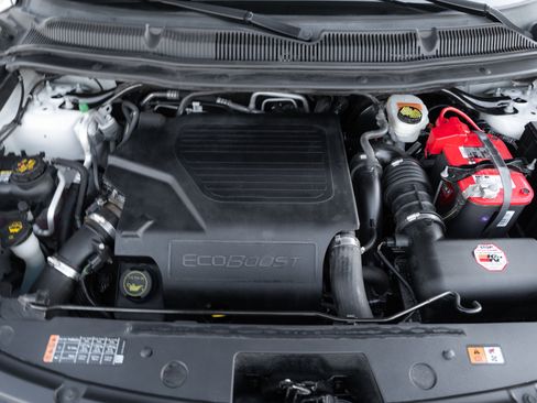 Used 2019 Ford Explorer Platinum image 34