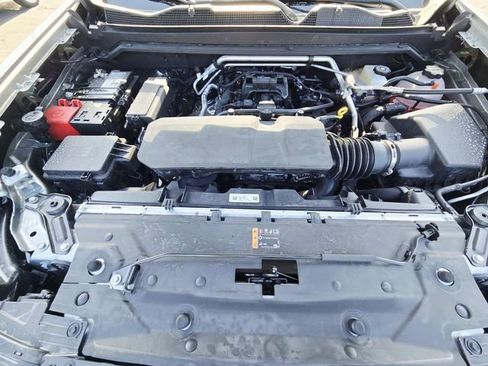 New 2026 Chevrolet Colorado ZR2 w/ Technology Package AWD/4WD image 16