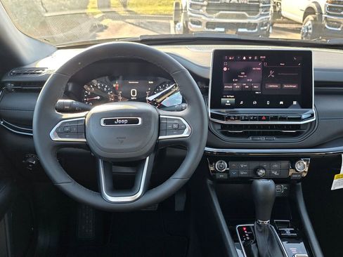 New 2026 Jeep Compass Latitude image 31