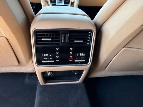 Used 2019 Porsche Cayenne AWD/4WD image 14
