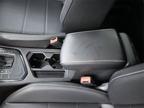 Used 2021 Volkswagen Tiguan SE R-Line w/ 3-Row Tiguan MDO Package image 31