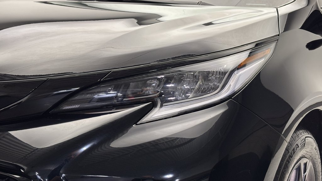 Certified 2026 Toyota Sienna XSE AWD/4WD image 3