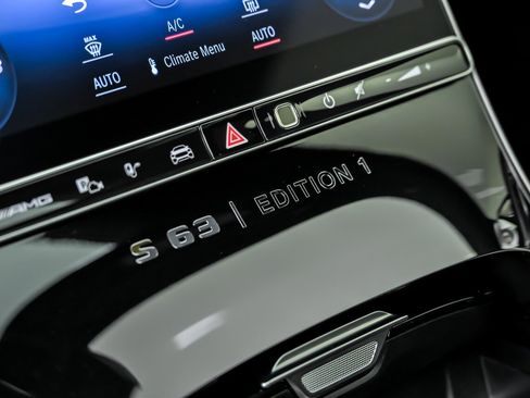 Used 2024 Mercedes-Benz S 63 AMG S image 40