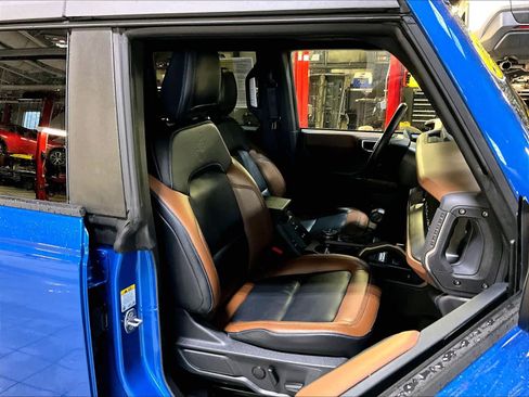 Used 2024 Ford Bronco Outer Banks image 11