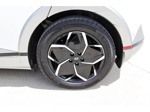 Certified 2024 Hyundai Ioniq 5 Limited RWD image 30