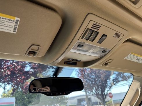 Used 2014 GMC Yukon XL Denali AWD/4WD image 31