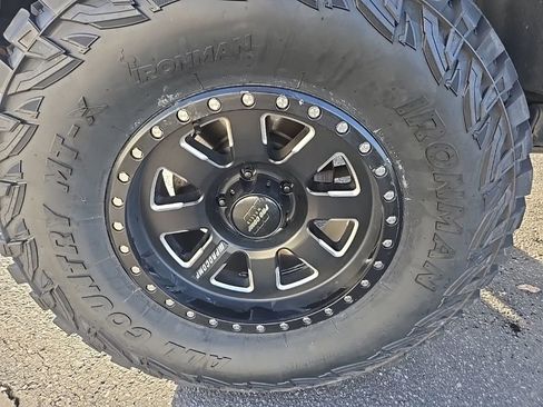 Used 2017 Jeep Wrangler Unlimited Rubicon image 34