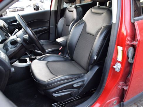 Used 2020 Jeep Compass Latitude w/ Popular Equipment Group FWD image 8
