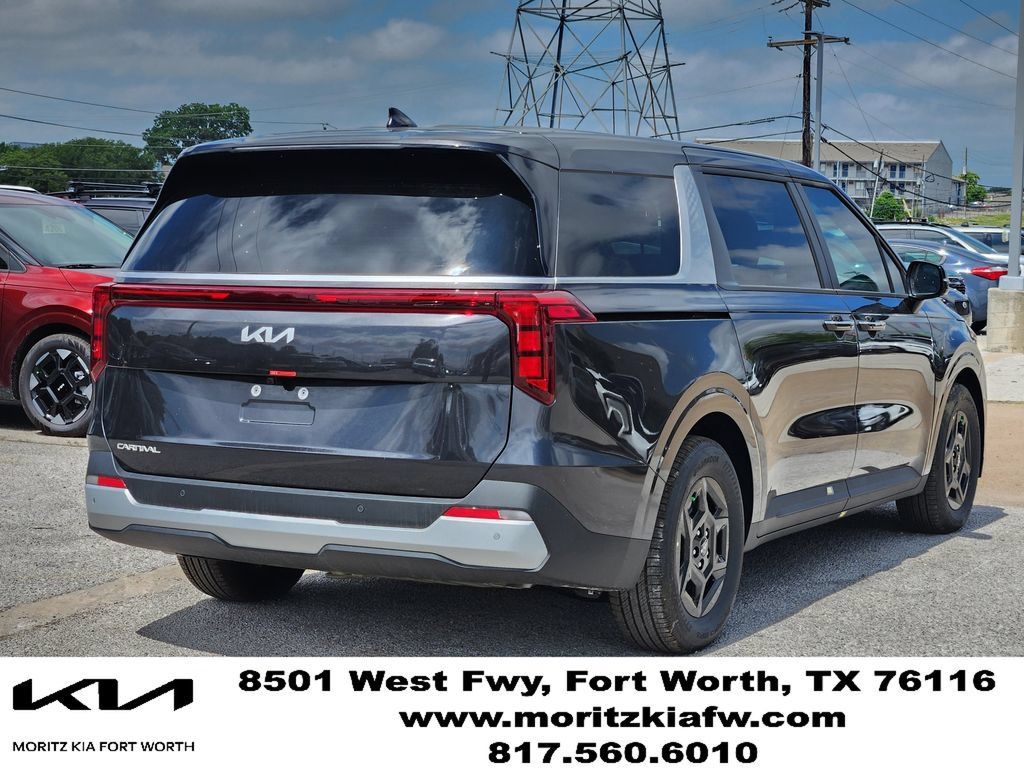 New 2026 Kia Carnival FWD image 3