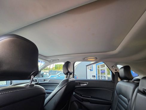 Used 2017 Ford Edge SEL w/ Equipment Group 201A AWD/4WD image 11