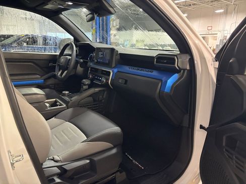 Used 2025 Toyota Tacoma TRD Off-Road image 25