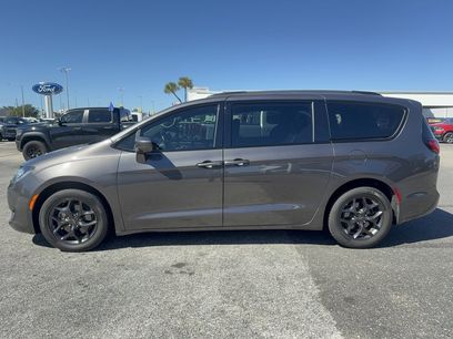 Used 2019 Chrysler Pacifica Touring-L Plus w/ Advanced Safetytec Group
