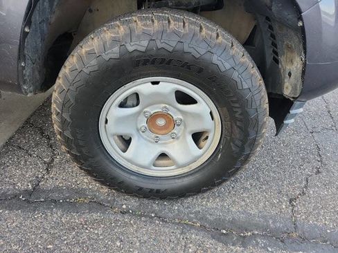 Used 2022 Toyota Tacoma SR w/ SR Convenience Package image 9