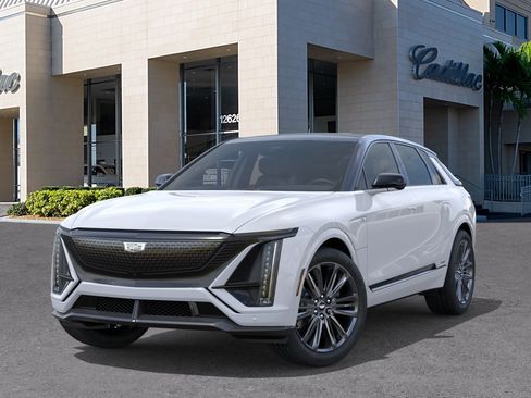 New 2026 Cadillac Lyriq V w/ Exterior Carbon Fiber Package AWD/4WD image 6