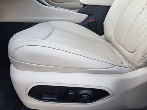 New 2025 Jeep Grand Cherokee Limited w/ Luxury Tech Group II image 14