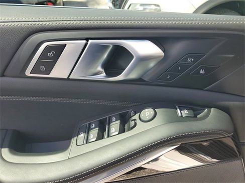 Used 2025 BMW X5 M60i image 20