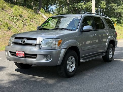 Used 2007 Toyota Sequoia SR5 AWD/4WD image 1