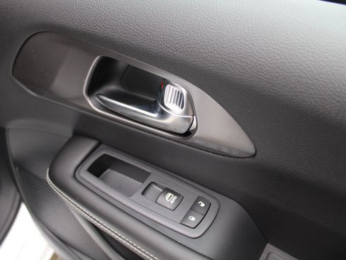 New 2026 Chrysler Pacifica Select image 12