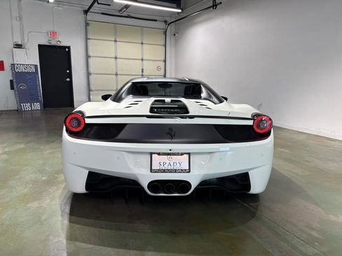 Used 2015 Ferrari 458 Spider RWD image 8