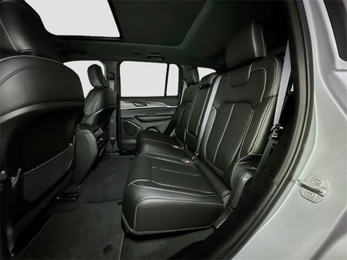 New 2025 Jeep Grand Cherokee Limited w/ Trailer Tow Package image 15