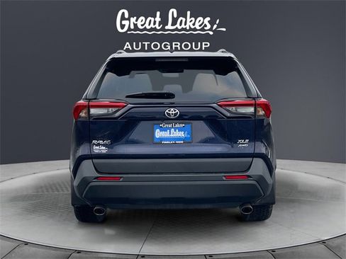 Used 2021 Toyota RAV4 XLE Premium image 4