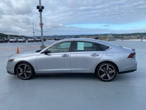 Certified 2025 Honda Accord Sport image 9