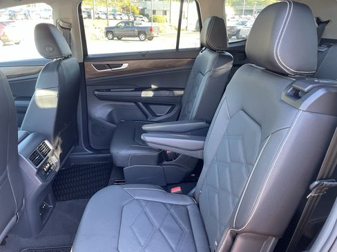 New 2026 Volkswagen Atlas SE image 12