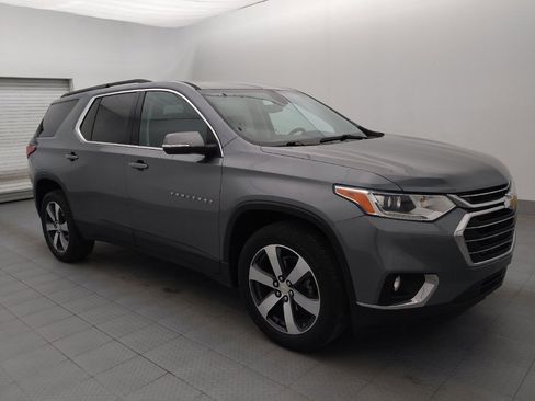 Used 2021 Chevrolet Traverse LT w/ LT Premium Package image 11