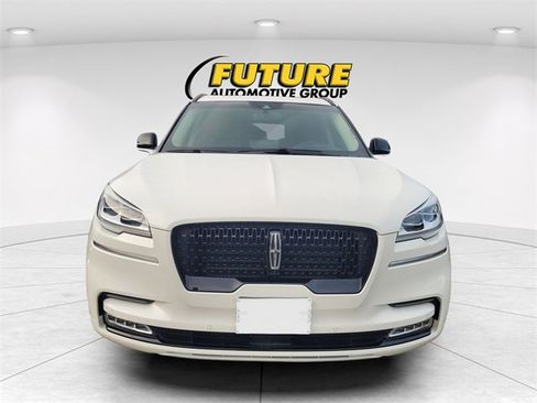 Used 2023 Lincoln Aviator Reserve w/ Equipment Group 201A image 2
