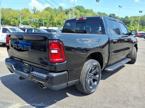 New 2026 RAM 1500 Express AWD/4WD image 3