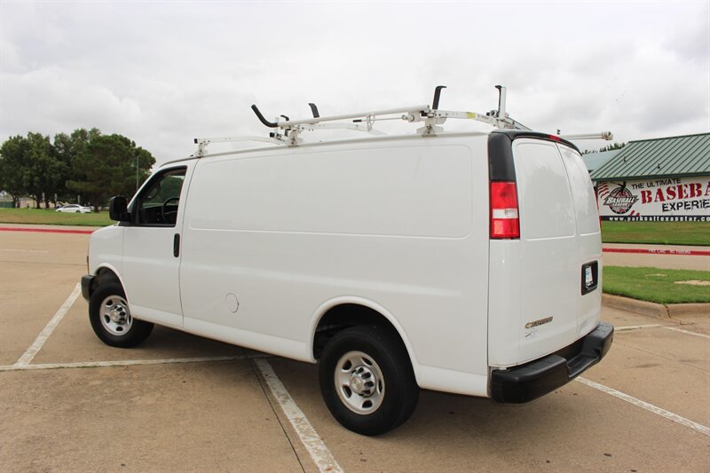 Used 2021 Chevrolet Express 3500 w/ Driver Convenience Package RWD image 3