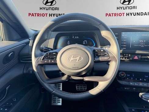 Certified 2025 Hyundai Elantra Sport FWD image 12