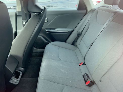 Used 2025 Kia K4 LXS image 8