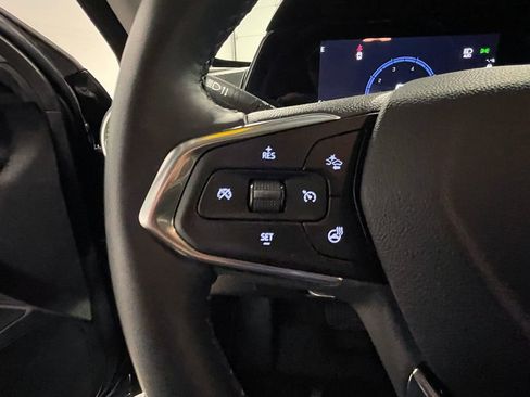Used 2025 Chevrolet Trax ACTIV FWD image 36