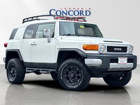 Used 2014 Toyota FJ Cruiser 4WD image 2