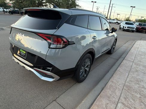 Used 2023 Kia Sportage SX image 4