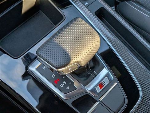 Used 2022 Audi SQ5 Premium image 12