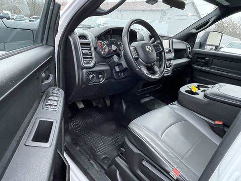 Used 2023 RAM 5500 Tradesman w/ Chrome Appearance Group RWD image 12