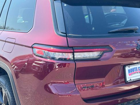 New 2025 Jeep Grand Cherokee L Altitude AWD/4WD image 8