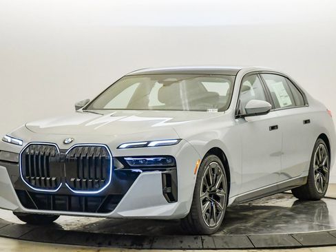 New 2026 BMW 740i w/ Premium Package image 1