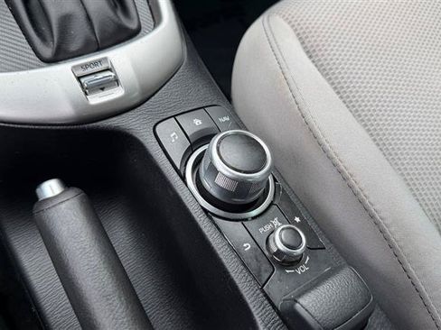 Used 2019 Toyota Yaris L FWD image 37