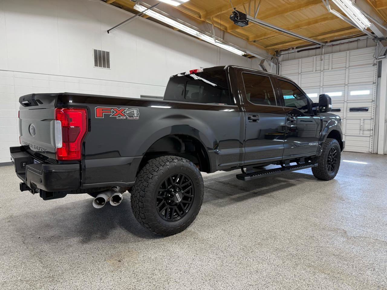 Used 2019 Ford F250 Lariat w/ Lariat Ultimate Package AWD/4WD image 4