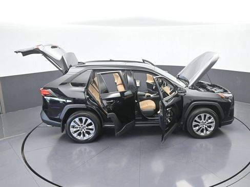 Used 2025 Toyota RAV4 XLE Premium FWD image 72