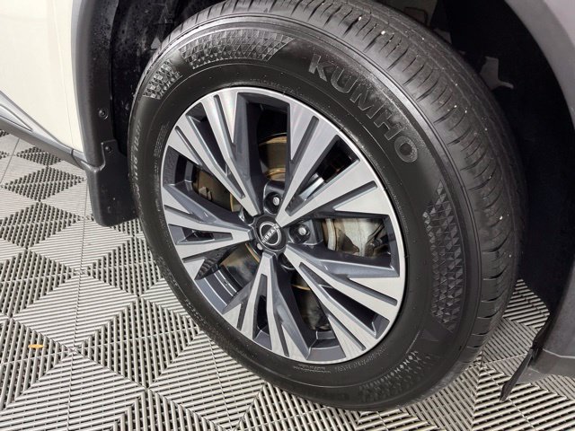 Used 2023 Nissan Rogue SV w/ SV Premium B Package FWD image 16
