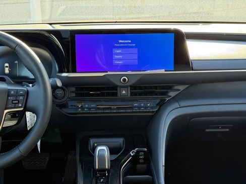 New 2025 Toyota Crown Signia image 11