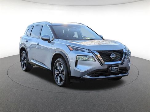 Used 2022 Nissan Rogue SL w/ SL Premium Package image 3