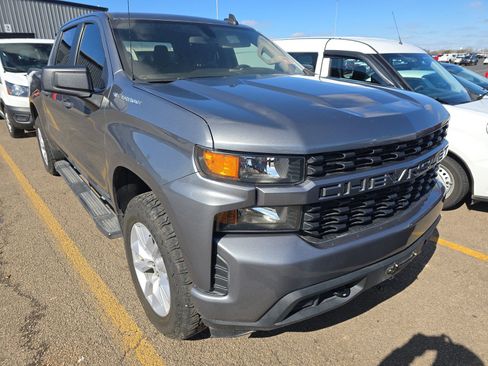 Used 2021 Chevrolet Silverado 1500 Custom image 2