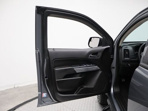 Used 2021 Chevrolet Colorado LT w/ Safety Package image 16