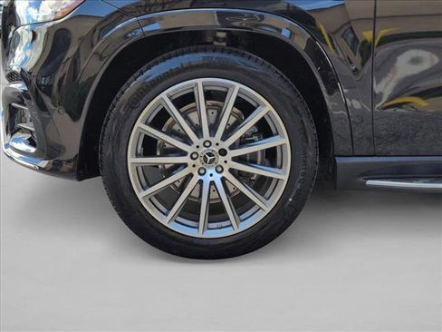 New 2026 Mercedes-Benz GLS 580 4MATIC image 10