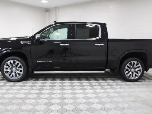 Used 2025 GMC Sierra 1500 Denali w/ Denali Reserve Package AWD/4WD image 9